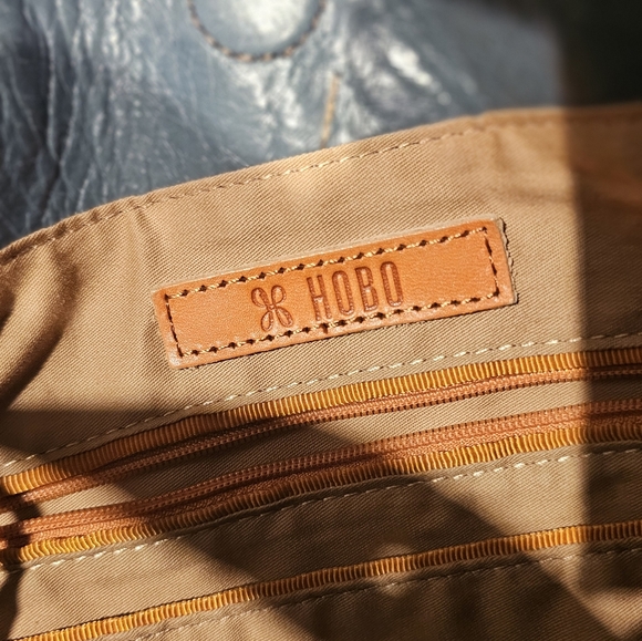 HOBO Render Shoulder Bag Deep MOSS LEATHER - Picture 3 of 11